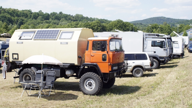 Magirus 170D11 mit Koffer und 14.00