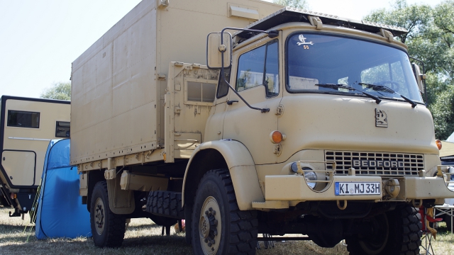 Bedford ex UK Army, 12.00 und 5m Pritsche